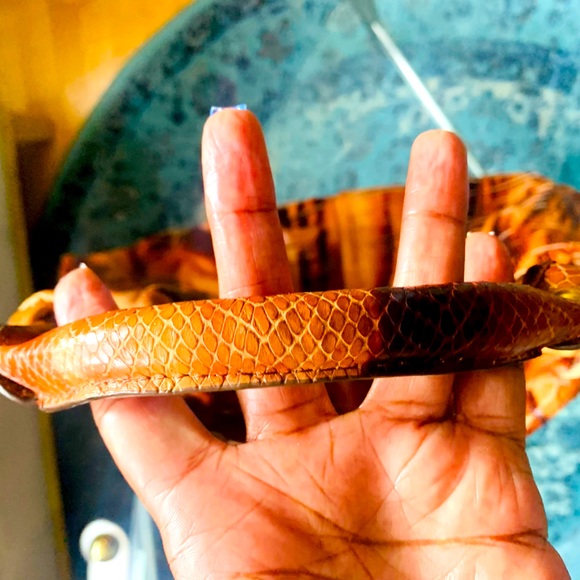 ✨Steven By Steve Madden✨ Caramel & Brown Leather Textured Shoulder Bag - Picture 3 of 15